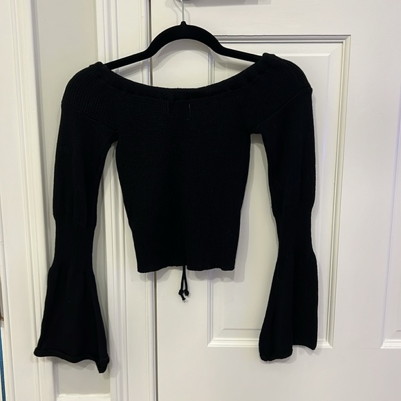 Black cropped long sleeve sweater - Picture 3 of 4